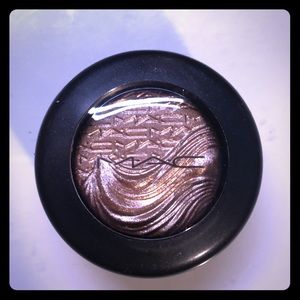 Mac eyeshadow